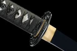 Alternative view of Crimson Phantom - Kézzel Kovácsolt Katana Carbon Steelból